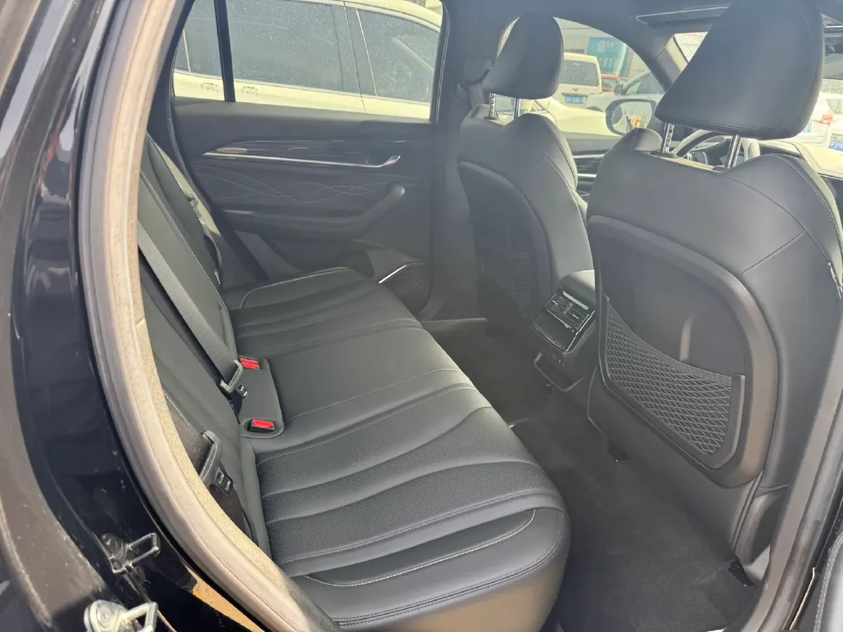 2021 Geely Monjaro 2.0T 218HP L4 7DCT,autocango,china used car exporter,china ev exporter,chinese used car exporter,chinese used ev exporter