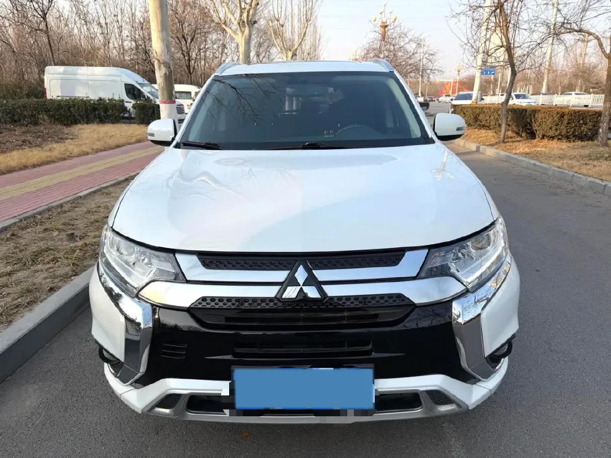 2021 Mitsubishi Outlander 2.0L 166HP L4 CVT,autocango,china used car exporter,china ev exporter,chinese used car exporter,chinese used ev exporter