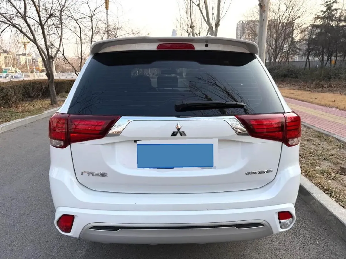 2021 Mitsubishi Outlander 2.0L 166HP L4 CVT,autocango,china used car exporter,china ev exporter,chinese used car exporter,chinese used ev exporter