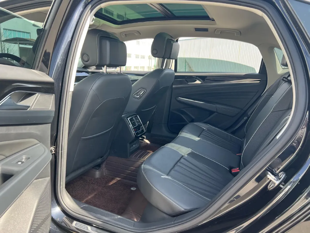 2024 Volkswagen Passat 2.0T 186HP L4 7DCT,autocango,china used car exporter,china ev exporter,chinese used car exporter,chinese used ev exporter