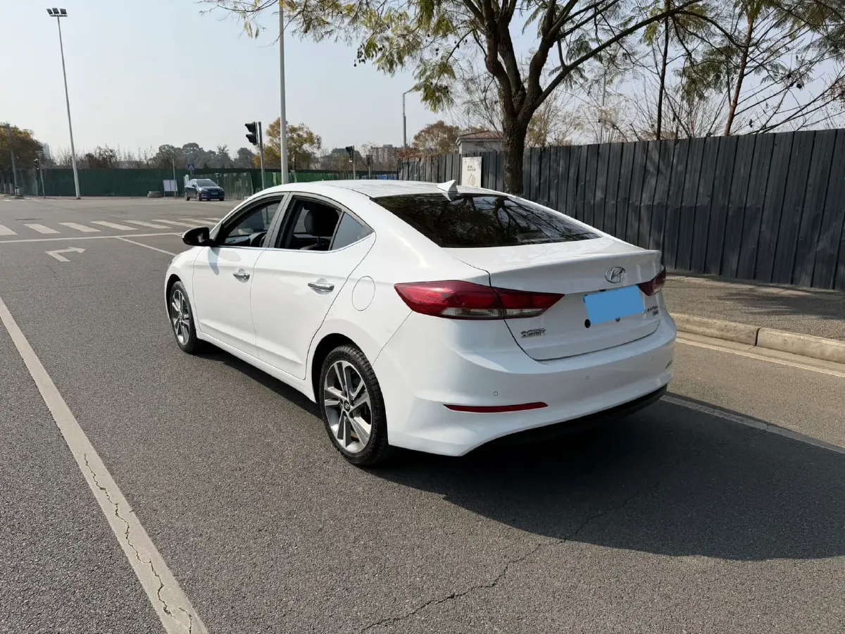 2016 Hyundai Elantra 1.6L 130HP L4 6AT,autocango,china used car exporter,china ev exporter,chinese used car exporter,chinese used ev exporter