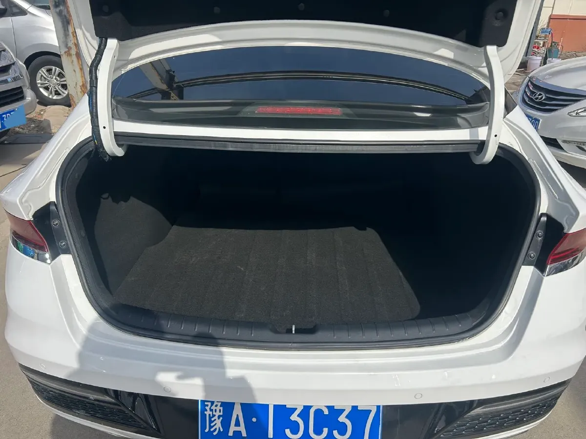 2019 Hyundai La Festa 1.6T 204HP L4 7DCT,autocango,china used car exporter,china ev exporter,chinese used car exporter,chinese used ev exporter