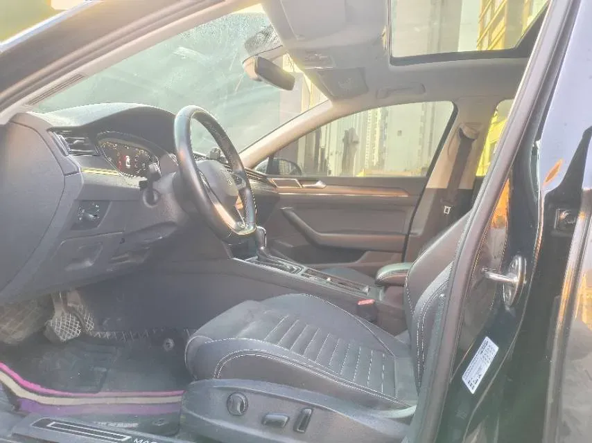 2021 Volkswagen Magotan 2.0T 186HP L4 7DCT,autocango,china used car exporter,china ev exporter,chinese used car exporter,chinese used ev exporter