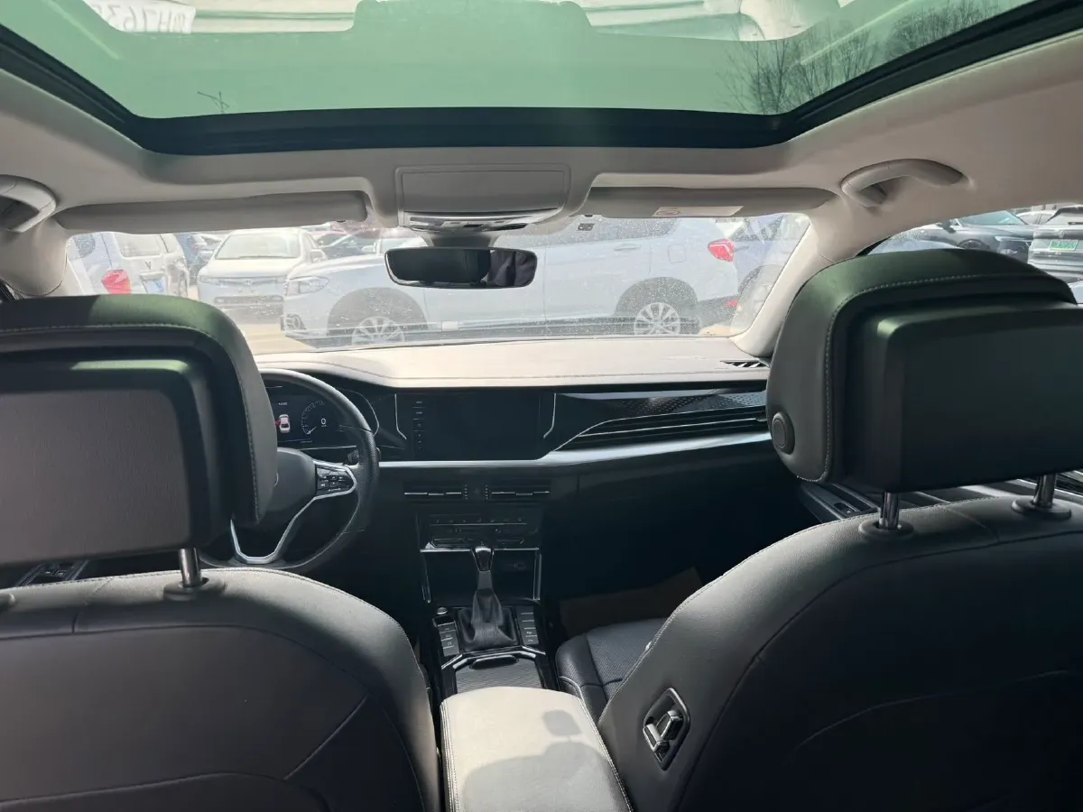 2022 Xpeng P7 BEV 60.2KWH,autocango,china used car exporter,china ev exporter,chinese used car exporter,chinese used ev exporter