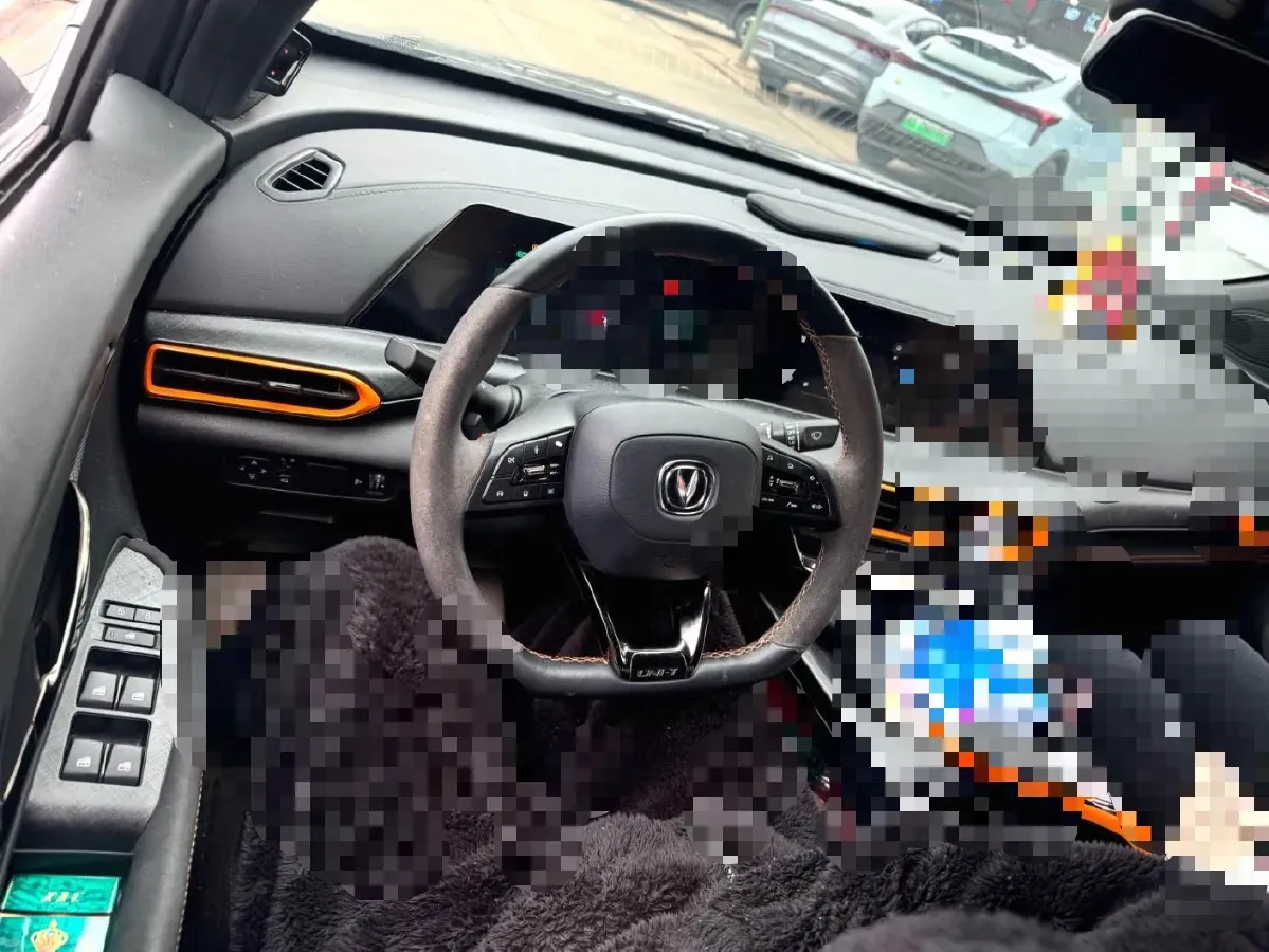 2022 ChangAn UNI-T 1.5T 188HP L4 7DCT,autocango,china used car exporter,china ev exporter,chinese used car exporter,chinese used ev exporter