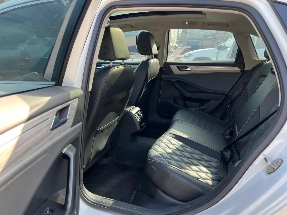 2023 Volkswagen Sagitar 1.4T 150HP L4 7DCT,autocango,china used car exporter,china ev exporter,chinese used car exporter,chinese used ev exporter