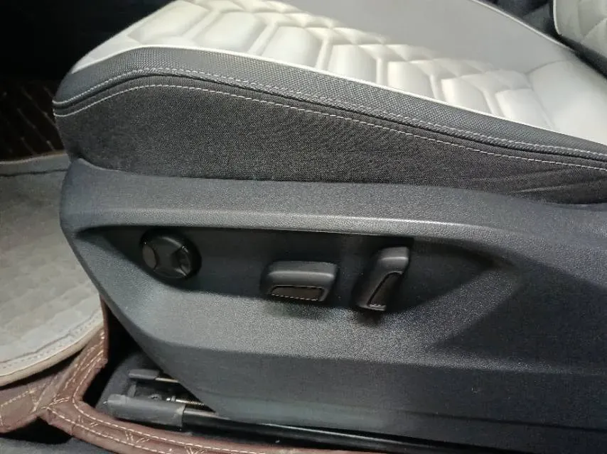 2023 Volkswagen Tayron 2.0T 186HP L4 7DCT,autocango,china used car exporter,china ev exporter,chinese used car exporter,chinese used ev exporter