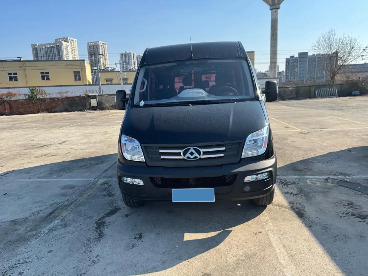 2020 MAXUS XinTu V80 2.5T 136HP L4 6MT,autocango,china used car exporter,china ev exporter,chinese used car exporter,chinese used ev exporter