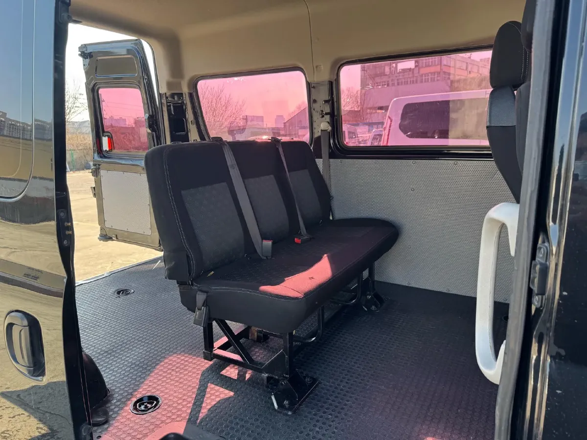 2020 MAXUS XinTu V80 2.5T 136HP L4 6MT,autocango,china used car exporter,china ev exporter,chinese used car exporter,chinese used ev exporter