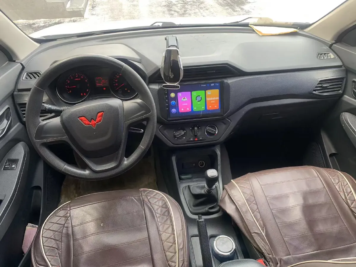 2021 WuLing HongGuang 1.5L 99HP L4 6MT,autocango,china used car exporter,china ev exporter,chinese used car exporter,chinese used ev exporter