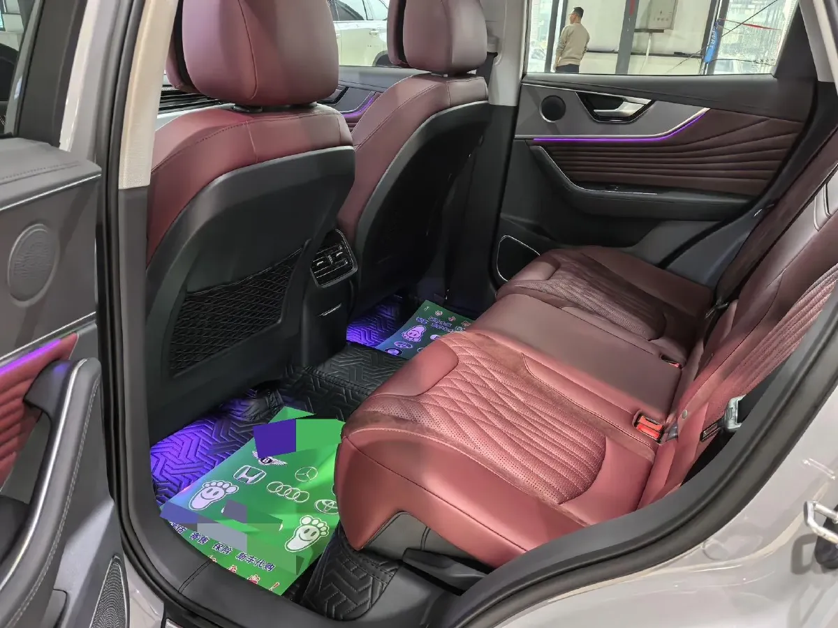 2023 HongQi HS5 2.0T 252HP L4 8AT,autocango,china used car exporter,china ev exporter,chinese used car exporter,chinese used ev exporter