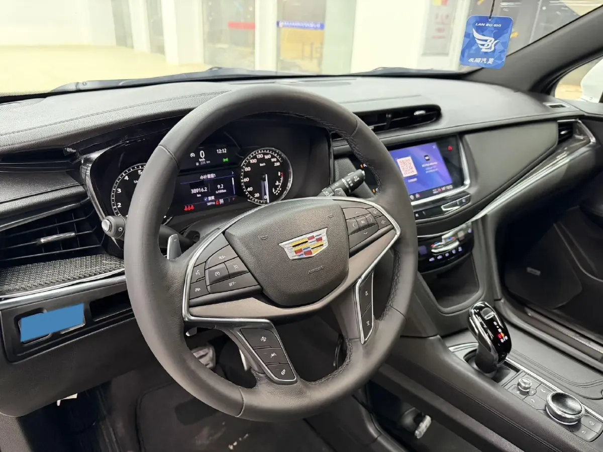2022 Cadillac XT5 2.0T 237HP L4 9AT,autocango,china used car exporter,china ev exporter,chinese used car exporter,chinese used ev exporter