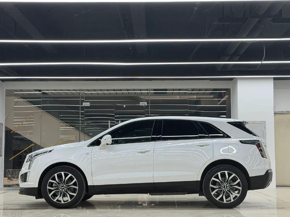 2022 Cadillac XT5 2.0T 237HP L4 9AT,autocango,china used car exporter,china ev exporter,chinese used car exporter,chinese used ev exporter