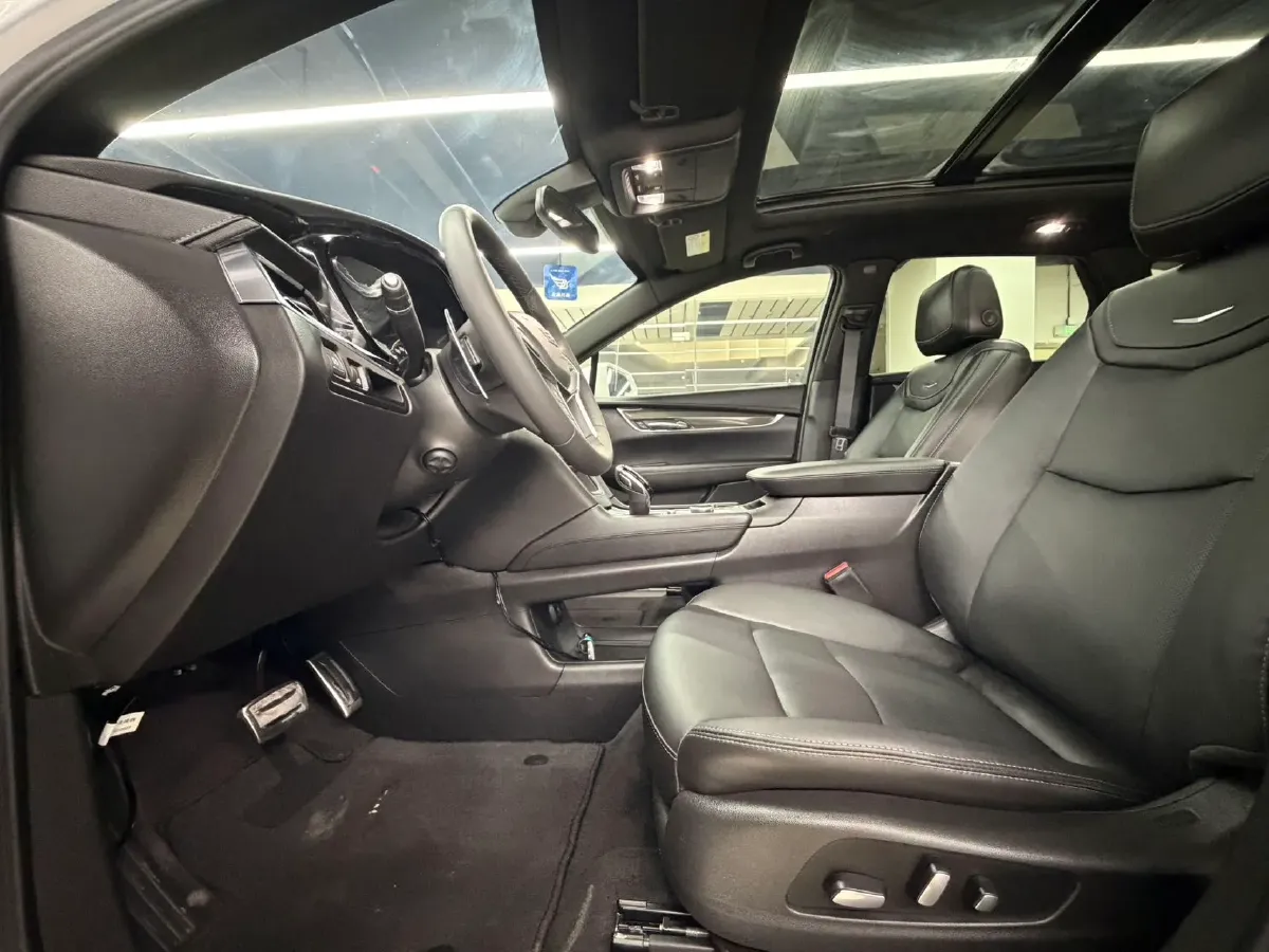 2022 Cadillac XT5 2.0T 237HP L4 9AT,autocango,china used car exporter,china ev exporter,chinese used car exporter,chinese used ev exporter