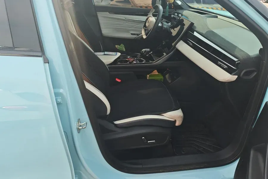 2023 Geely StarRay 2.0T 218HP L4 7DCT,autocango,china used car exporter,china ev exporter,chinese used car exporter,chinese used ev exporter