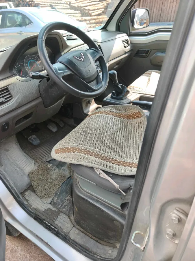 2021 NLM Motor QiTeng M70 1.5L 122HP L4 5MT,autocango,china used car exporter,china ev exporter,chinese used car exporter,chinese used ev exporter