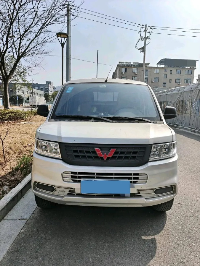 2021 NLM Motor QiTeng M70 1.5L 122HP L4 5MT,autocango,china used car exporter,china ev exporter,chinese used car exporter,chinese used ev exporter