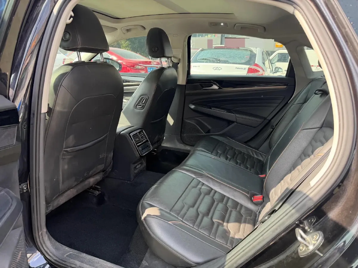 2019 Skoda Kodiak 2.0T 186HP L4 7DCT,autocango,china used car exporter,china ev exporter,chinese used car exporter,chinese used ev exporter