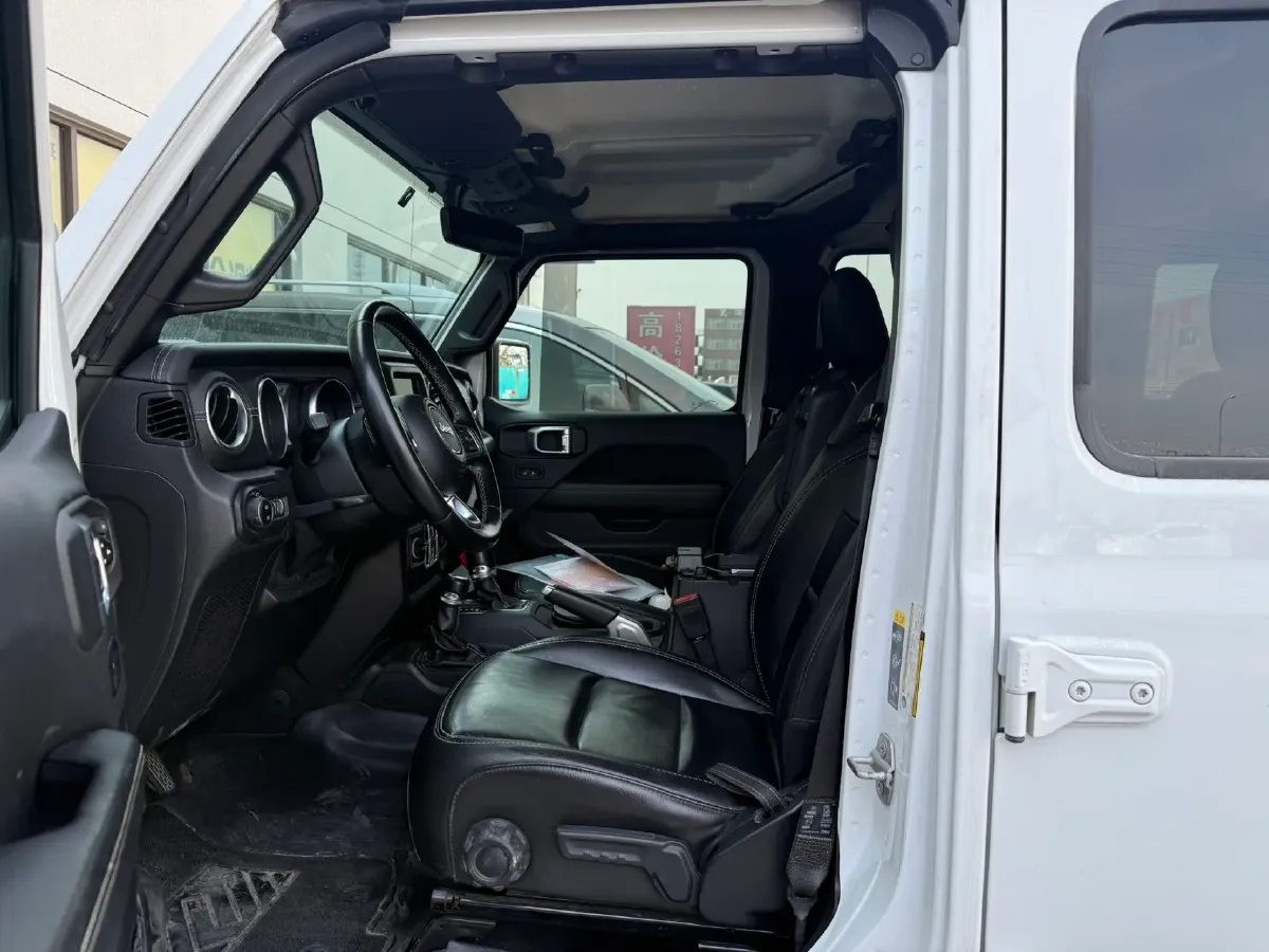 2021 Jeep Wrangler 2.0T 266HP L4 8AT,autocango,china used car exporter,china ev exporter,chinese used car exporter,chinese used ev exporter