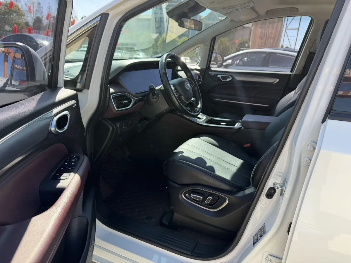 2023 GAC Trumpchi M6 1.5T 177HP L4 7DCT,autocango,china used car exporter,china ev exporter,chinese used car exporter,chinese used ev exporter