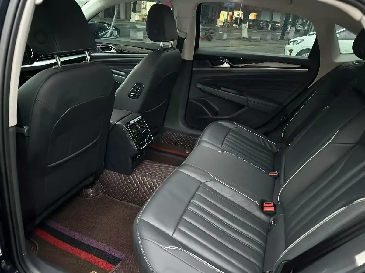 2023 Volkswagen Passat 2.0T 186HP L4 7DCT,autocango,china used car exporter,china ev exporter,chinese used car exporter,chinese used ev exporter