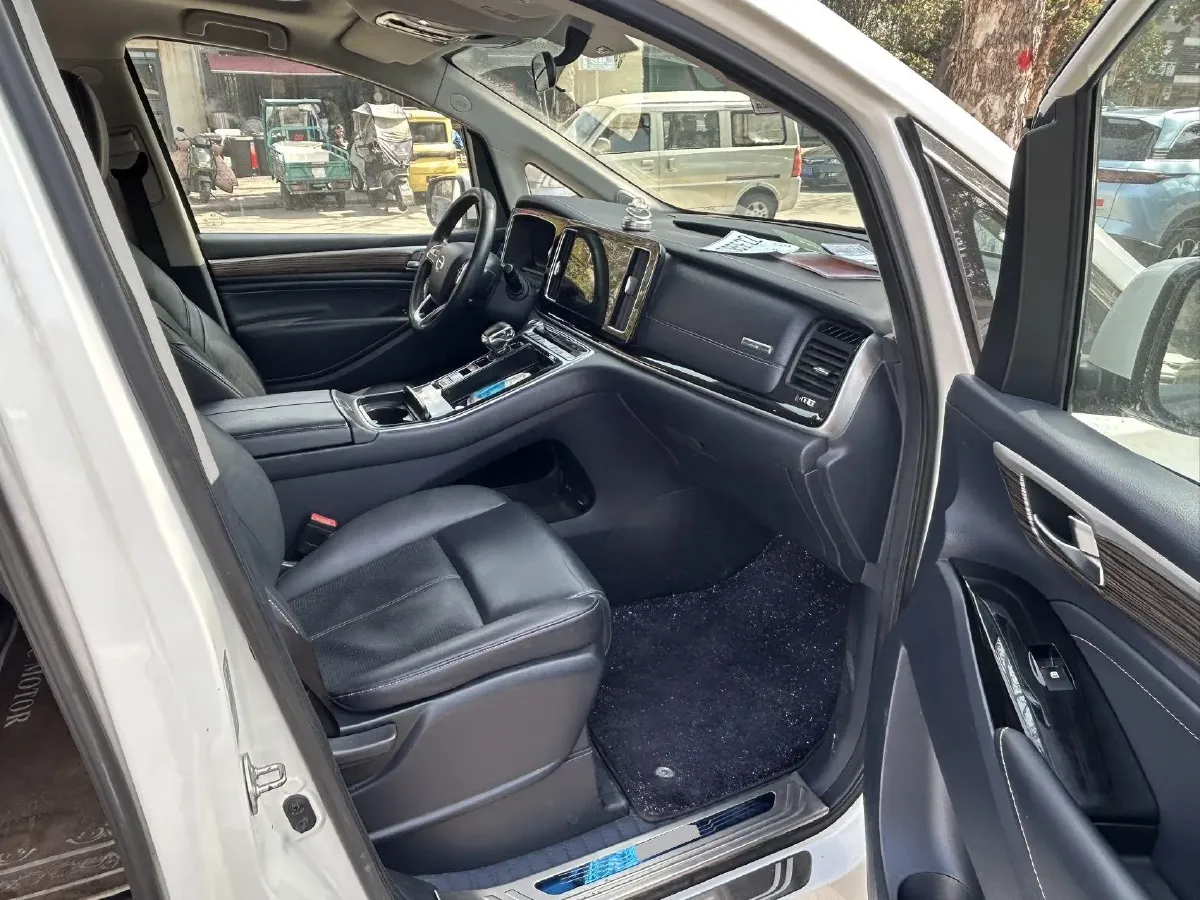 2021 GAC Trumpchi M8 2.0T 252HP L4 8AT,autocango,china used car exporter,china ev exporter,chinese used car exporter,chinese used ev exporter