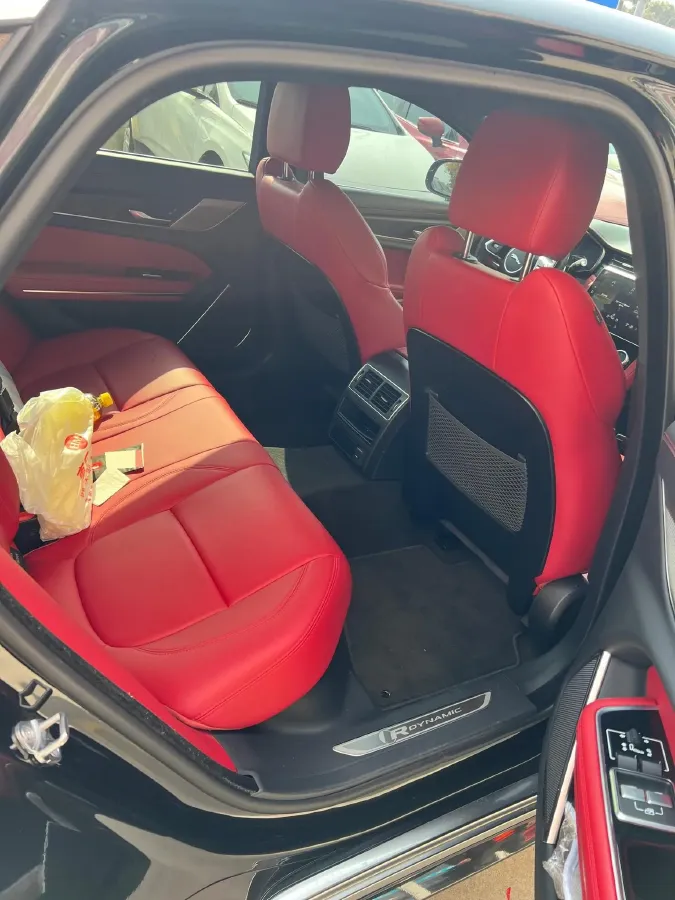 2022 Jaguar XFL 2.0T 250HP L4 8AT,autocango,china used car exporter,china ev exporter,chinese used car exporter,chinese used ev exporter