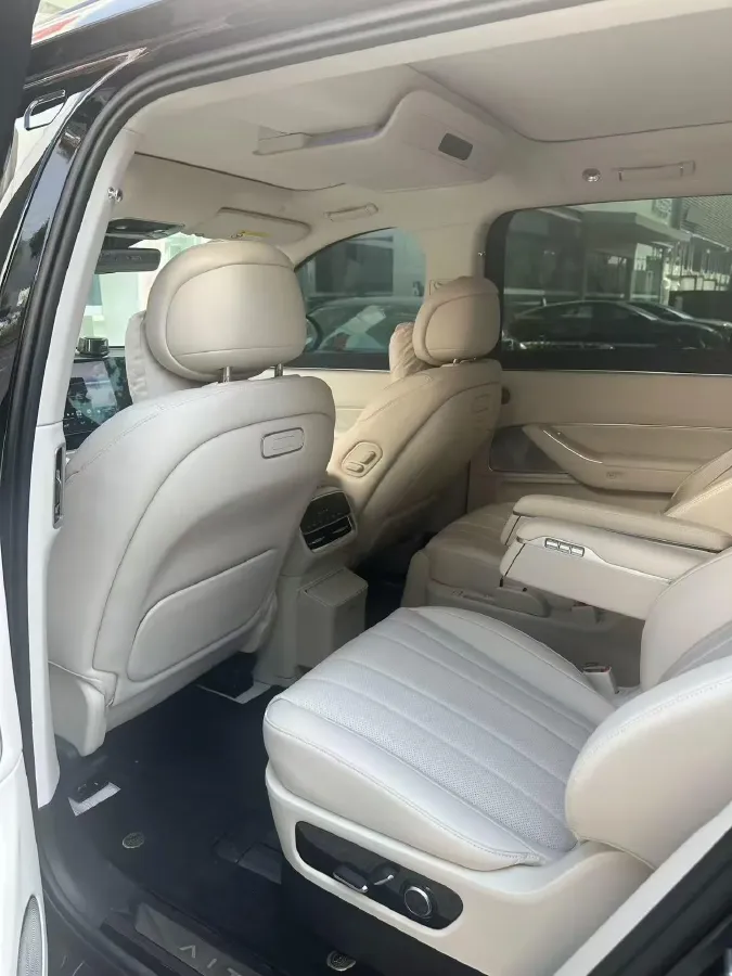 2025 AITO AITO M8 BEV,autocango,china used car exporter,china ev exporter,chinese used car exporter,chinese used ev exporter