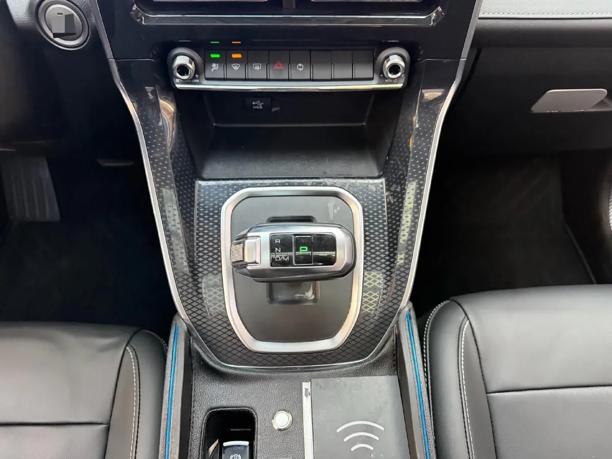 2021 Haval M6 1.5T 150HP L4 7DCT,autocango,china used car exporter,china ev exporter,chinese used car exporter,chinese used ev exporter