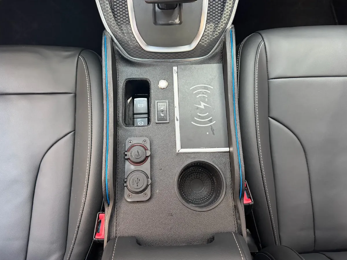 2021 Haval M6 1.5T 150HP L4 7DCT,autocango,china used car exporter,china ev exporter,chinese used car exporter,chinese used ev exporter