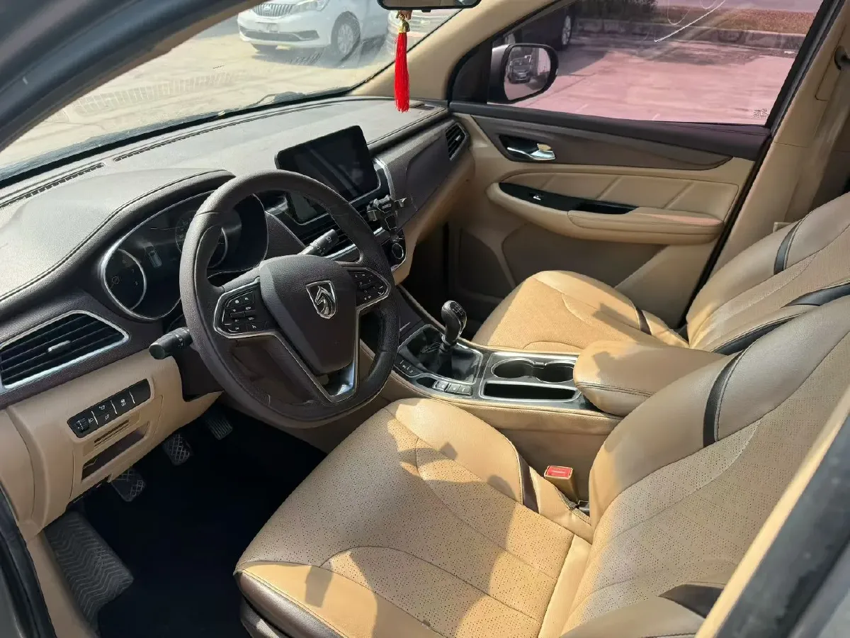 2017 BaoJun 730 1.5T 150HP L4 6MT,autocango,china used car exporter,china ev exporter,chinese used car exporter,chinese used ev exporter