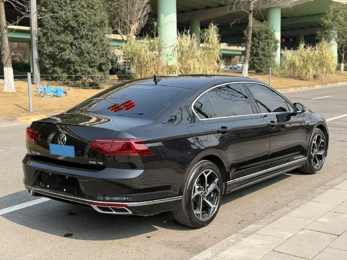 2023 Volkswagen Magotan 2.0T 186HP L4 7DCT,autocango,china used car exporter,china ev exporter,chinese used car exporter,chinese used ev exporter