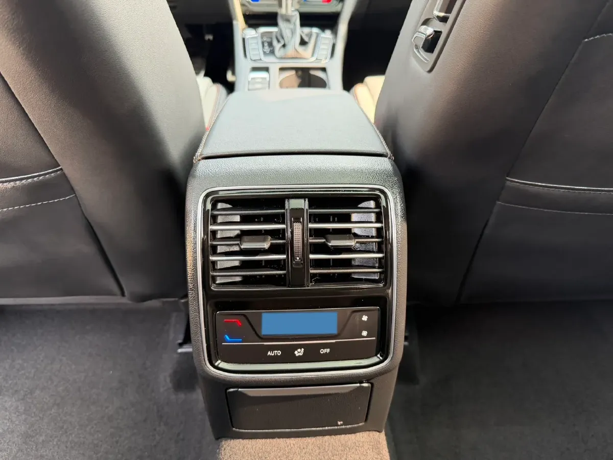 2023 Volkswagen Magotan 2.0T 186HP L4 7DCT,autocango,china used car exporter,china ev exporter,chinese used car exporter,chinese used ev exporter