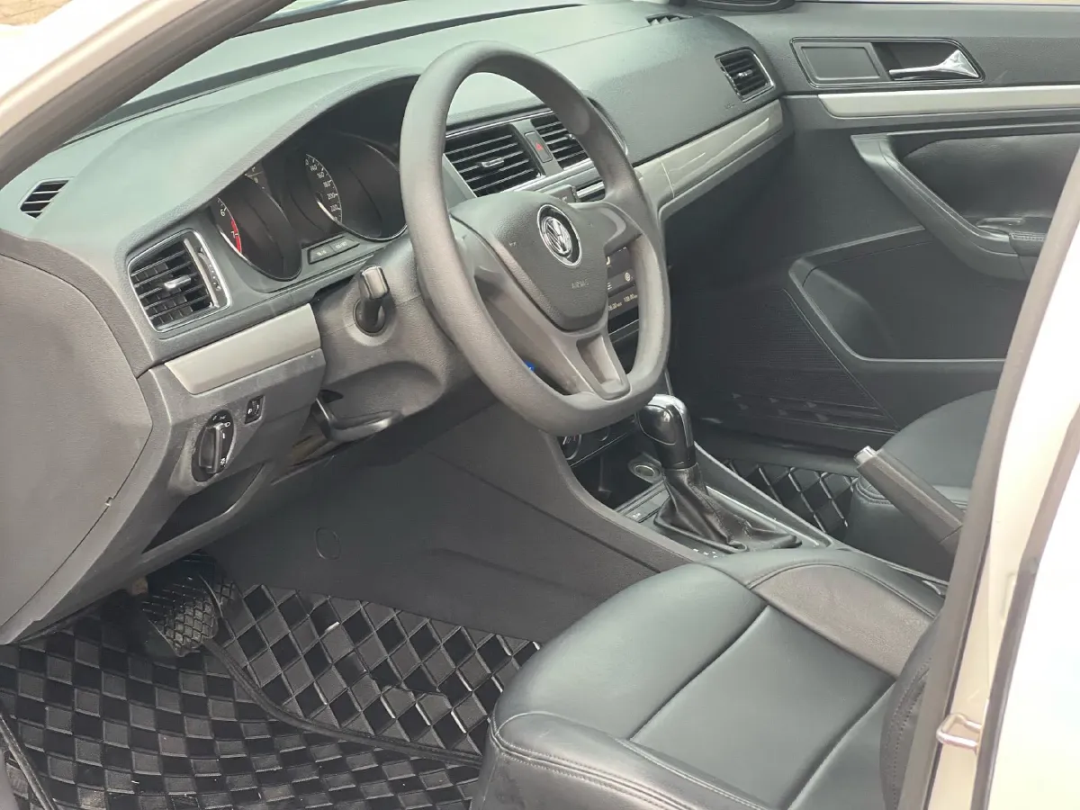 2017 Volkswagen Lavida 1.6L 110HP L4 6AT,autocango,china used car exporter,china ev exporter,chinese used car exporter,chinese used ev exporter