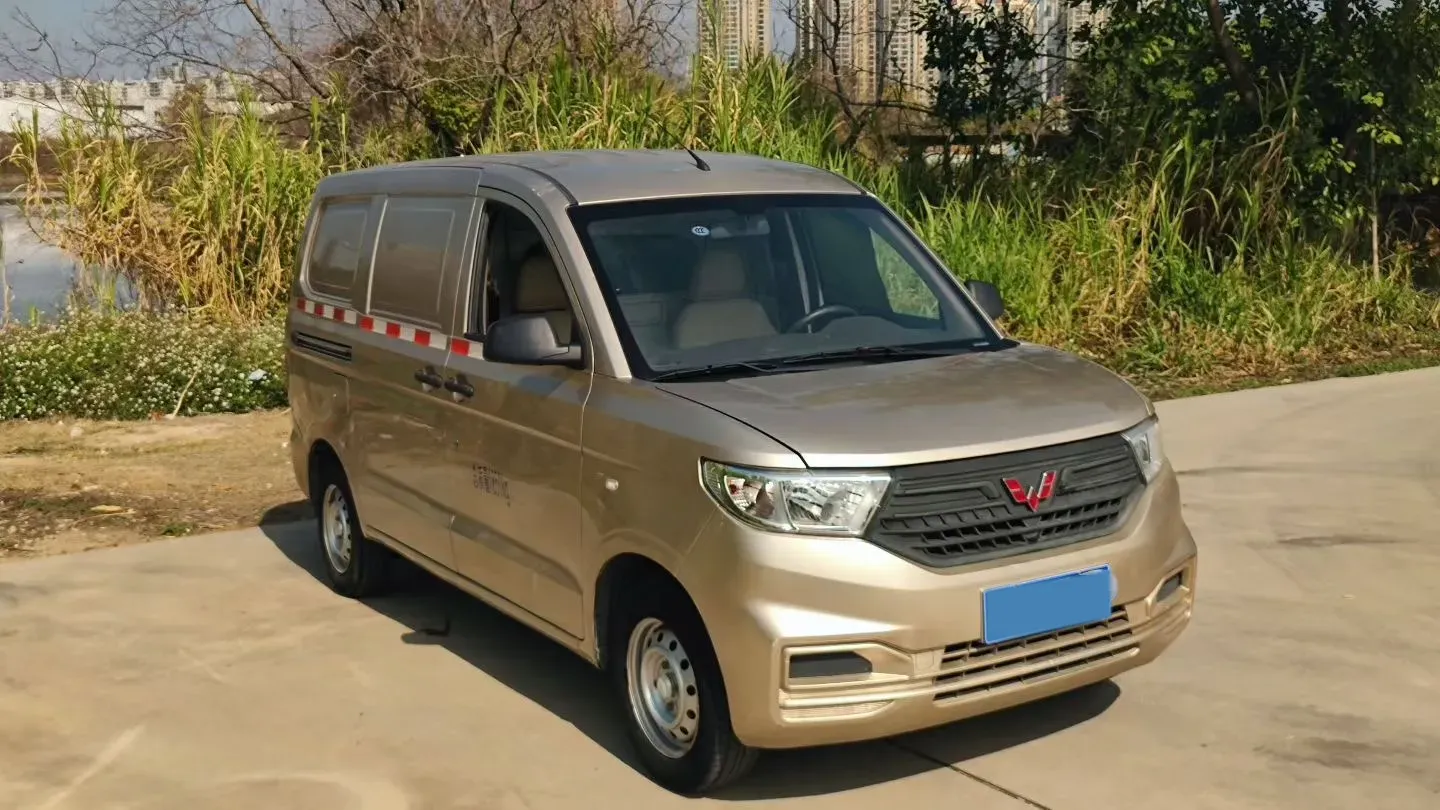 2021 WuLing RongGuang Mini Truck 1.2L 76HP L4 5MT,autocango,china used car exporter,china ev exporter,chinese used car exporter,chinese used ev exporter