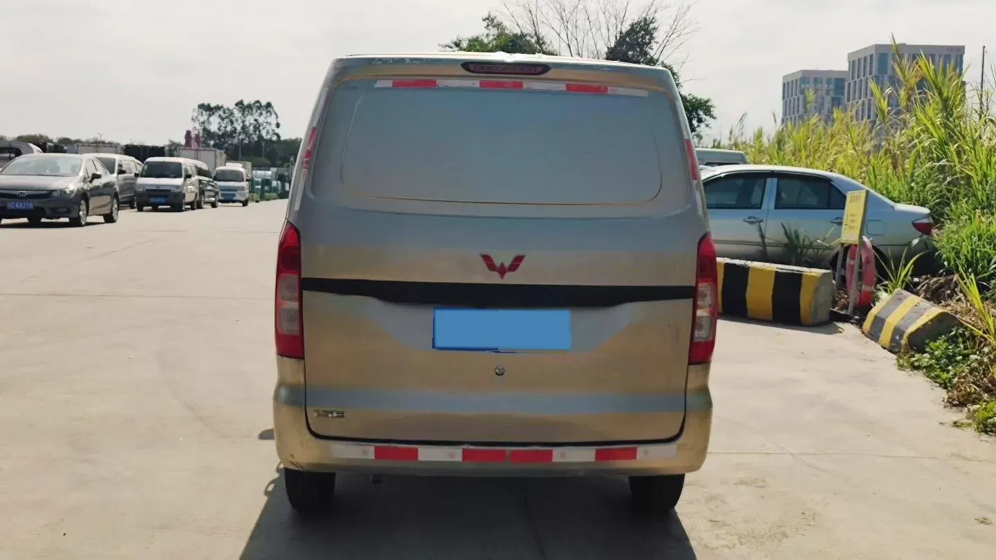 2021 WuLing RongGuang Mini Truck 1.2L 76HP L4 5MT,autocango,china used car exporter,china ev exporter,chinese used car exporter,chinese used ev exporter