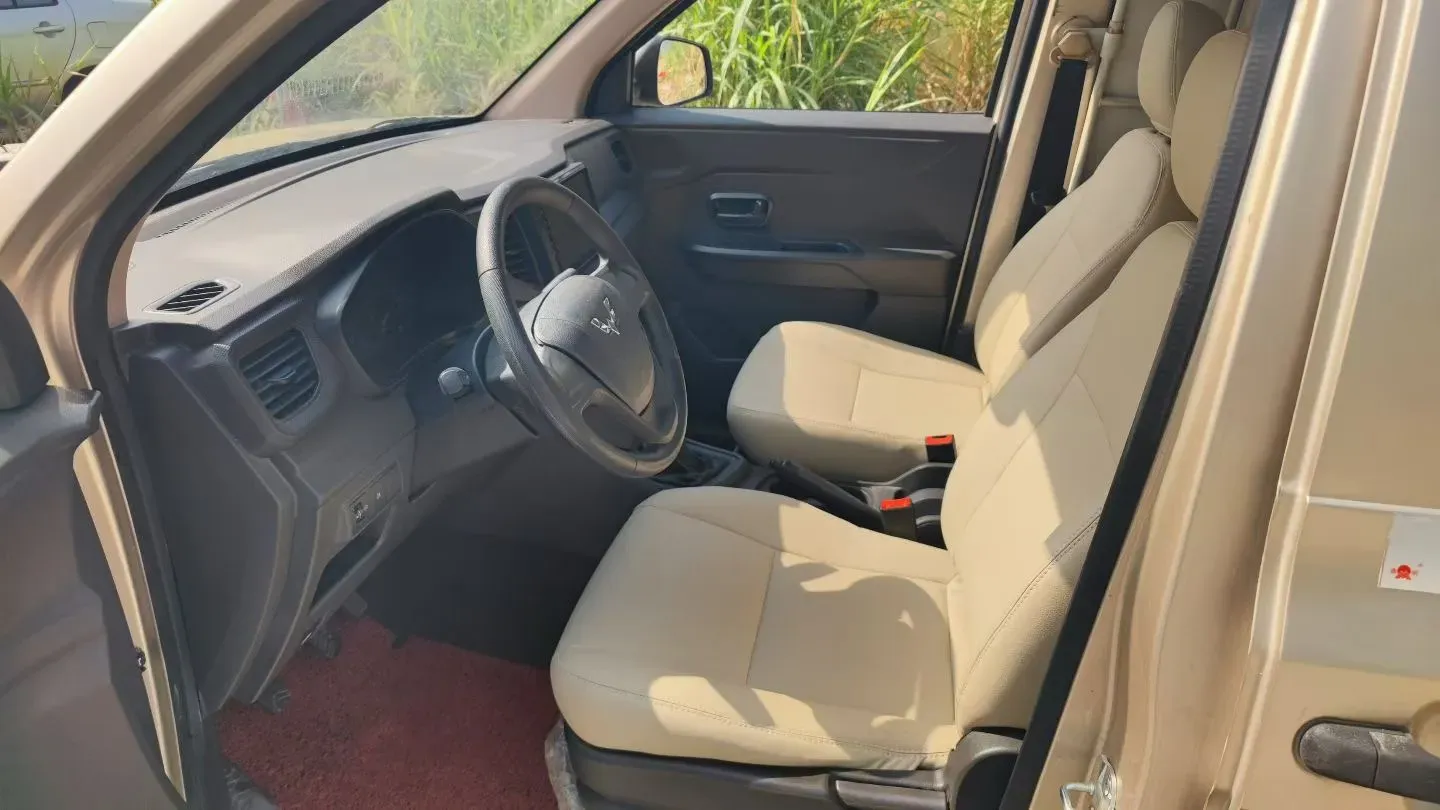 2021 WuLing RongGuang Mini Truck 1.2L 76HP L4 5MT,autocango,china used car exporter,china ev exporter,chinese used car exporter,chinese used ev exporter
