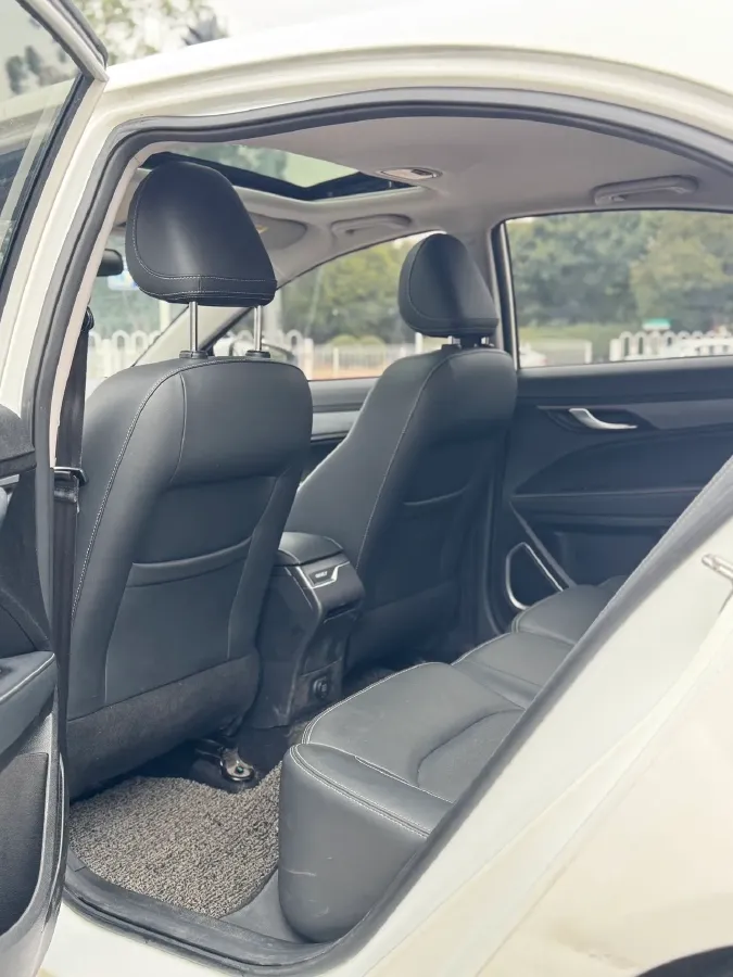 2021 BaoJun 530 1.5T 147HP L4 CVT,autocango,china used car exporter,china ev exporter,chinese used car exporter,chinese used ev exporter