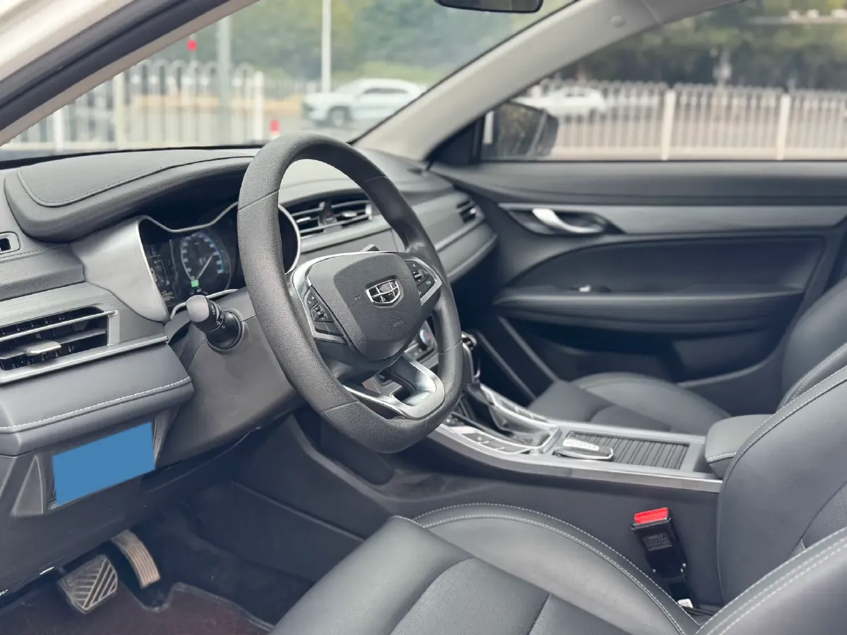 2021 BaoJun 530 1.5T 147HP L4 CVT,autocango,china used car exporter,china ev exporter,chinese used car exporter,chinese used ev exporter