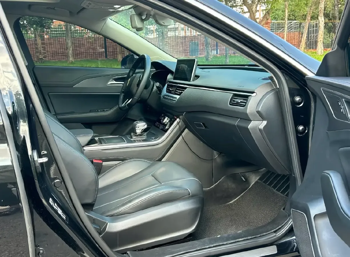 2020 HongQi H5 1.5T 169HP L4 7DCT,autocango,china used car exporter,china ev exporter,chinese used car exporter,chinese used ev exporter