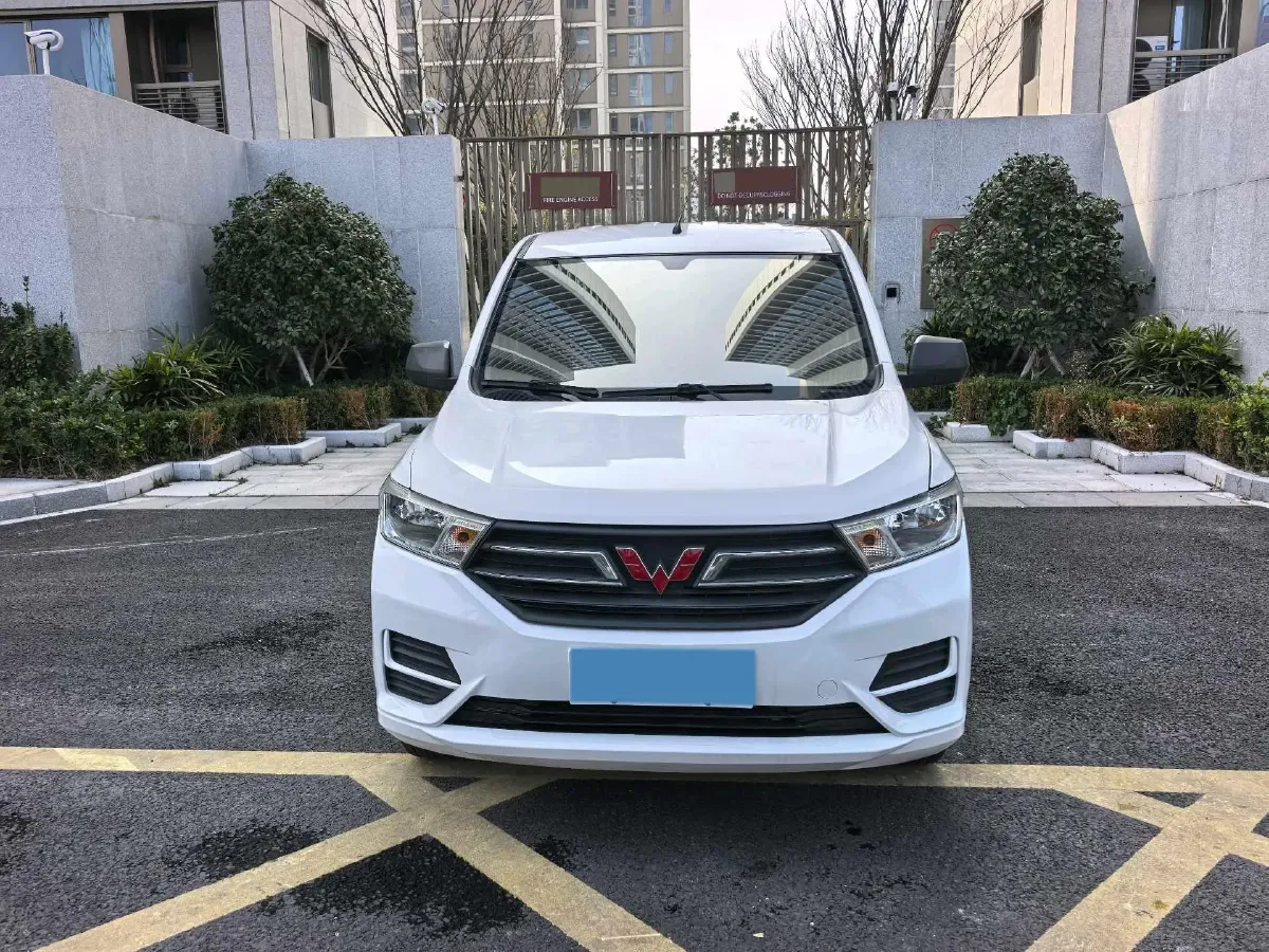 2019 WuLing HongGuang 1.5L 105HP L4 5MT,autocango,china used car exporter,china ev exporter,chinese used car exporter,chinese used ev exporter