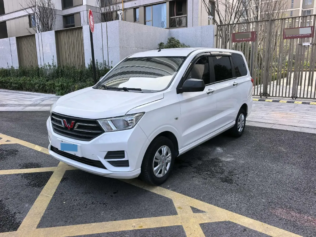 2019 WuLing HongGuang 1.5L 105HP L4 5MT,autocango,china used car exporter,china ev exporter,chinese used car exporter,chinese used ev exporter