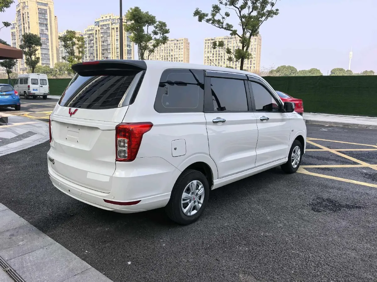 2019 WuLing HongGuang 1.5L 105HP L4 5MT,autocango,china used car exporter,china ev exporter,chinese used car exporter,chinese used ev exporter