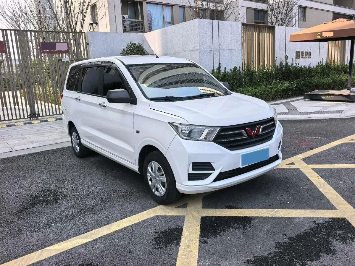 2019 WuLing HongGuang 1.5L 105HP L4 5MT,autocango,china used car exporter,china ev exporter,chinese used car exporter,chinese used ev exporter