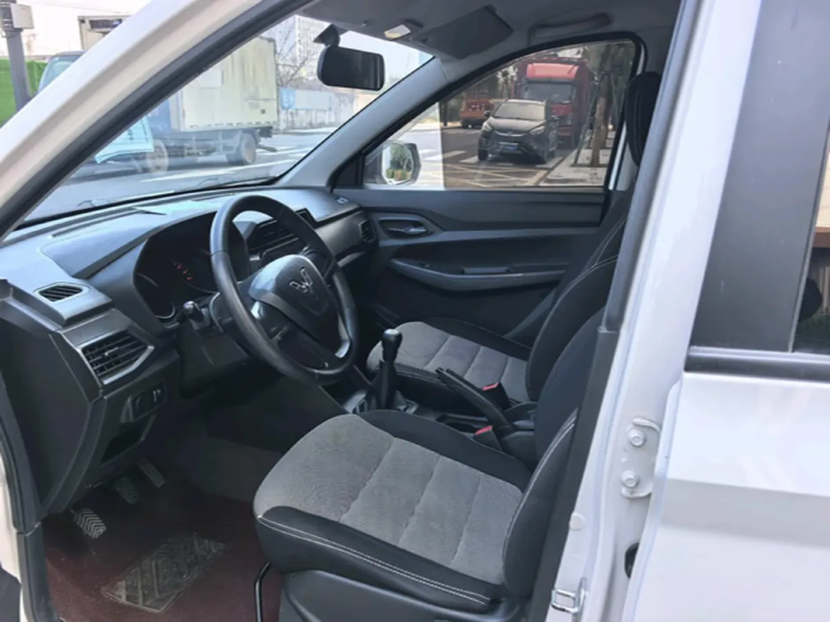 2019 WuLing HongGuang 1.5L 105HP L4 5MT,autocango,china used car exporter,china ev exporter,chinese used car exporter,chinese used ev exporter