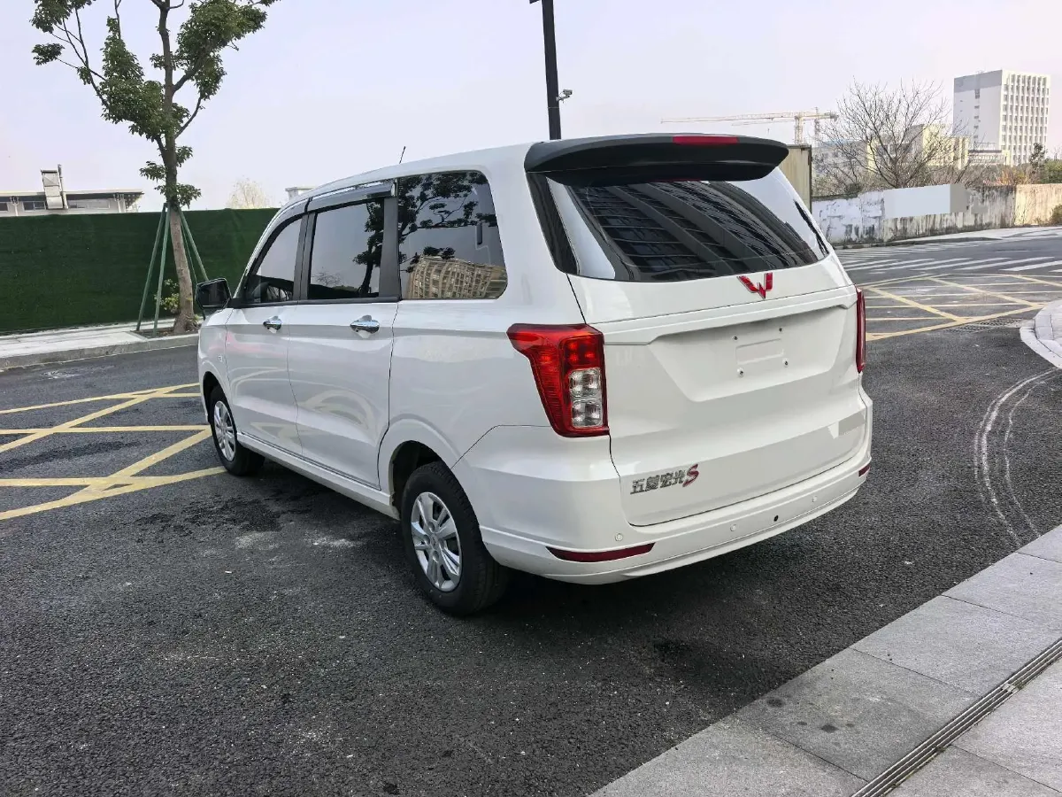 2019 WuLing HongGuang 1.5L 105HP L4 5MT,autocango,china used car exporter,china ev exporter,chinese used car exporter,chinese used ev exporter