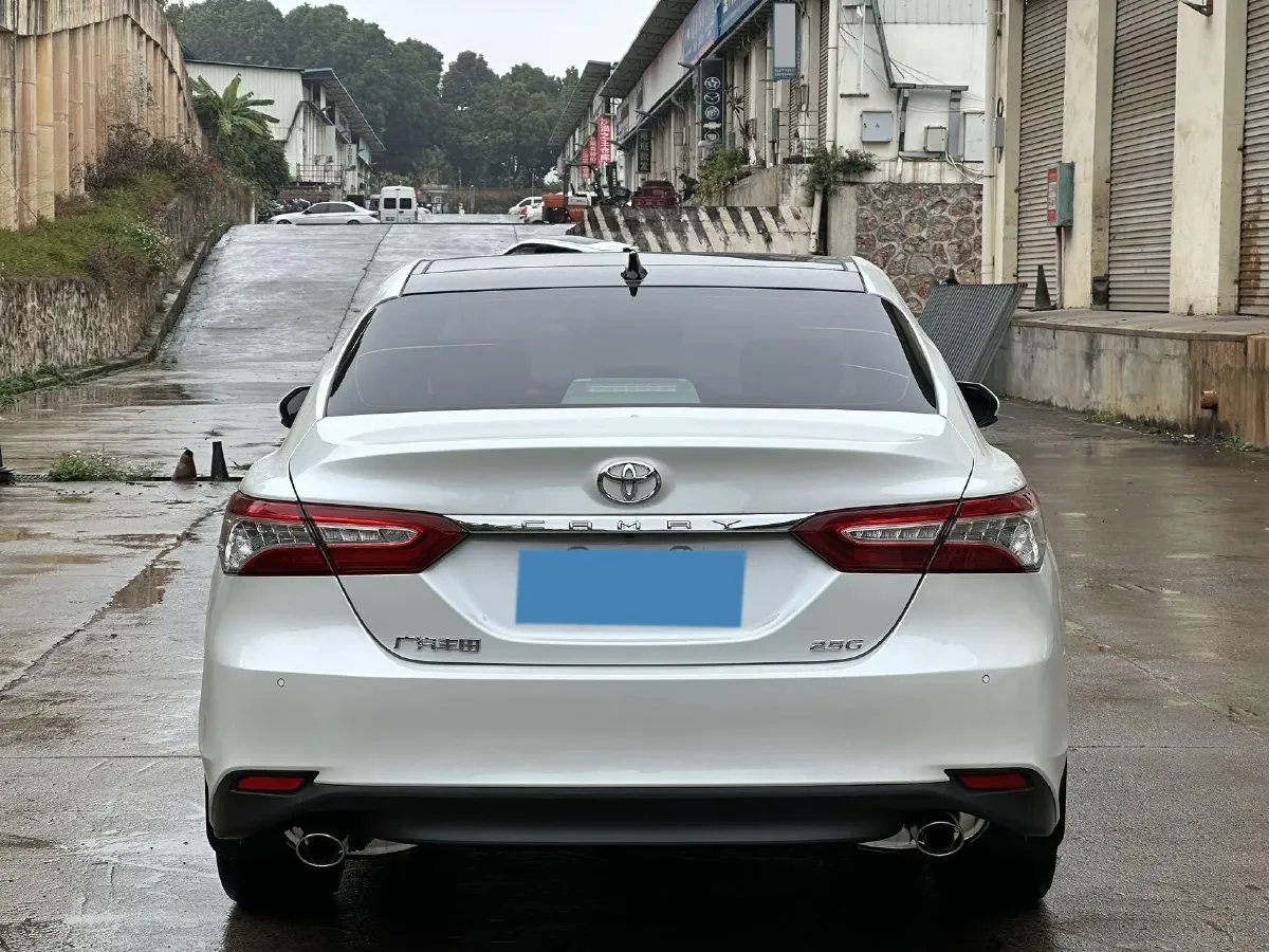 2021 Toyota Camry 2.5L 209HP L4 8AT,autocango,china used car exporter,china ev exporter,chinese used car exporter,chinese used ev exporter