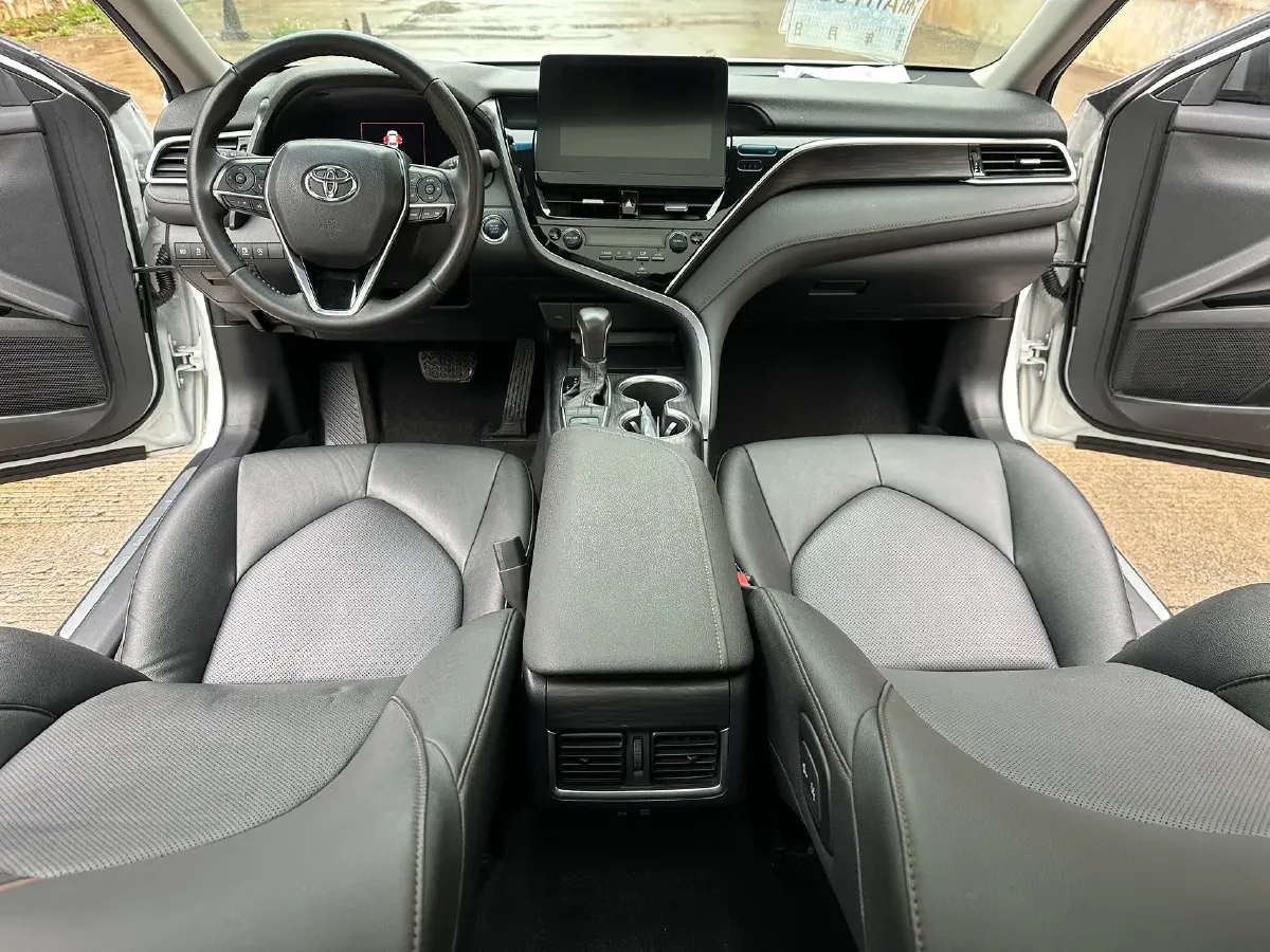 2021 Toyota Camry 2.5L 209HP L4 8AT,autocango,china used car exporter,china ev exporter,chinese used car exporter,chinese used ev exporter