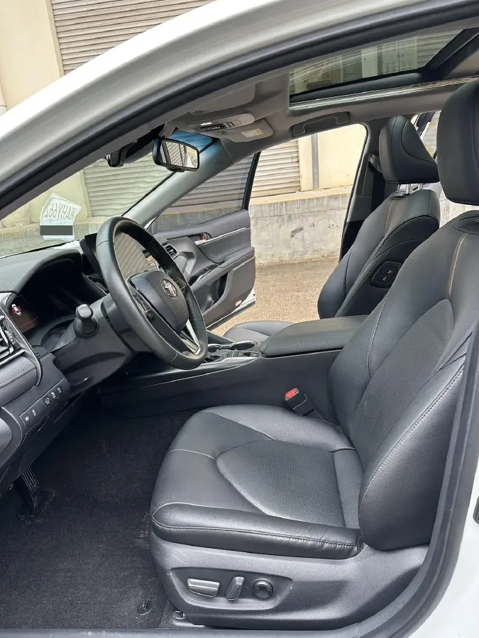 2021 Toyota Camry 2.5L 209HP L4 8AT,autocango,china used car exporter,china ev exporter,chinese used car exporter,chinese used ev exporter