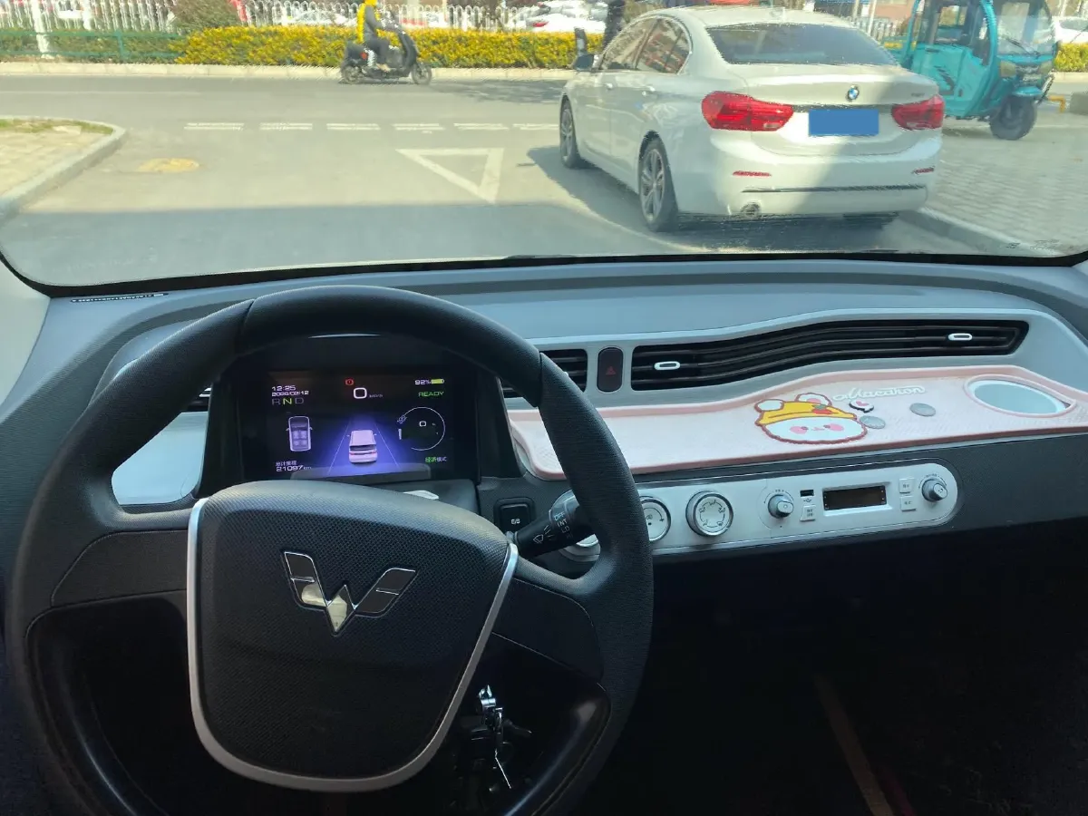 2022 WuLing HongGuang MINI EV BEV 13.9KWH,autocango,china used car exporter,china ev exporter,chinese used car exporter,chinese used ev exporter